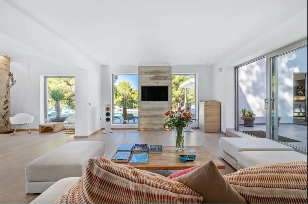 Chic Mediterranean Villa with Pool photo 2