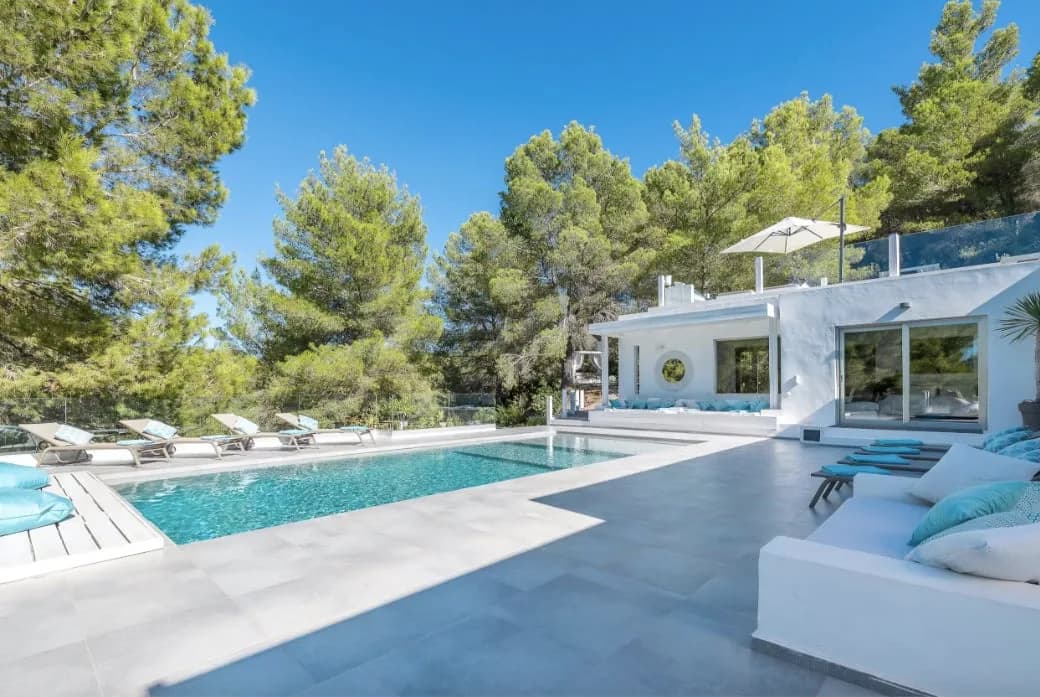 Chic Mediterranean Villa with Pool photo 4
