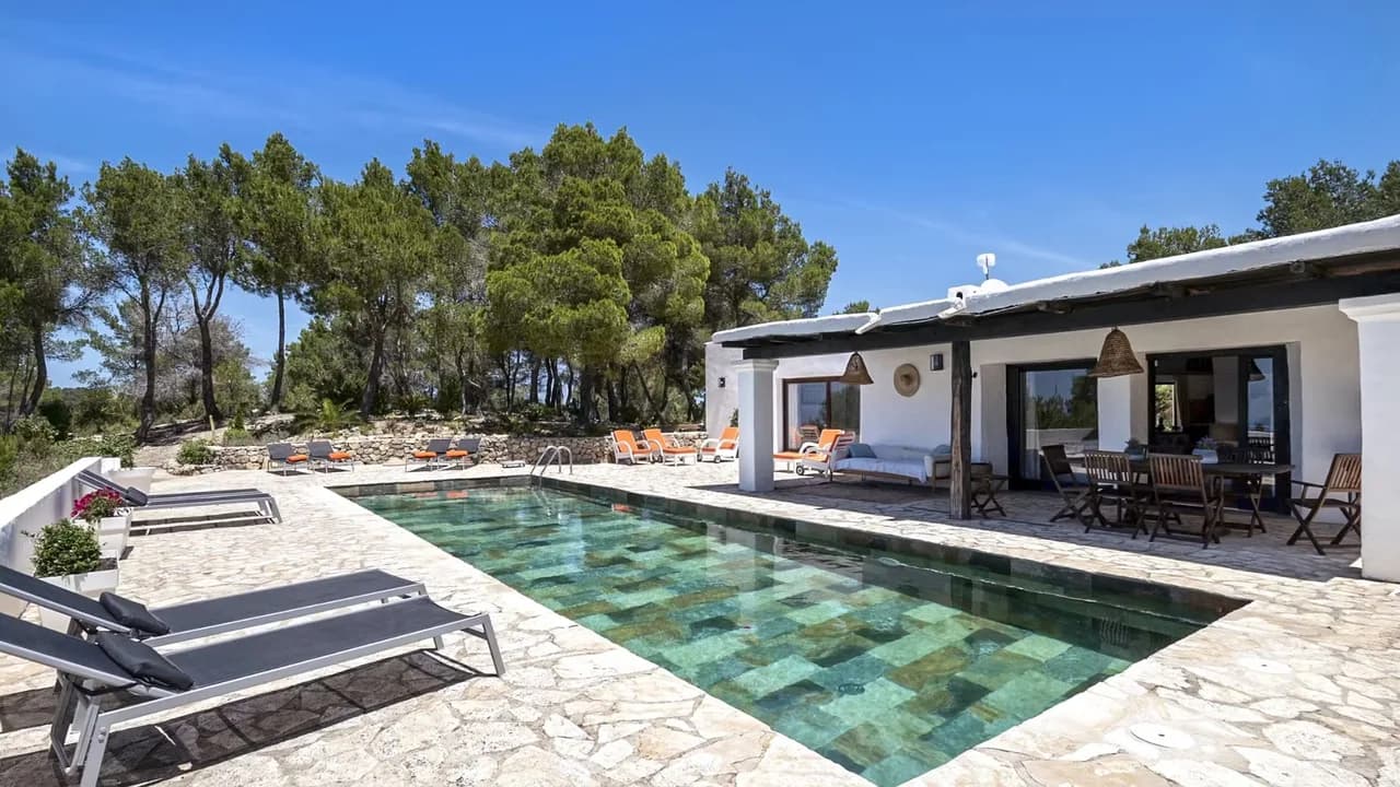 Hilltop Casa Overlooking the Mediterranean Sea