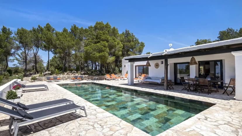 Hilltop Casa Overlooking the Mediterranean Sea
