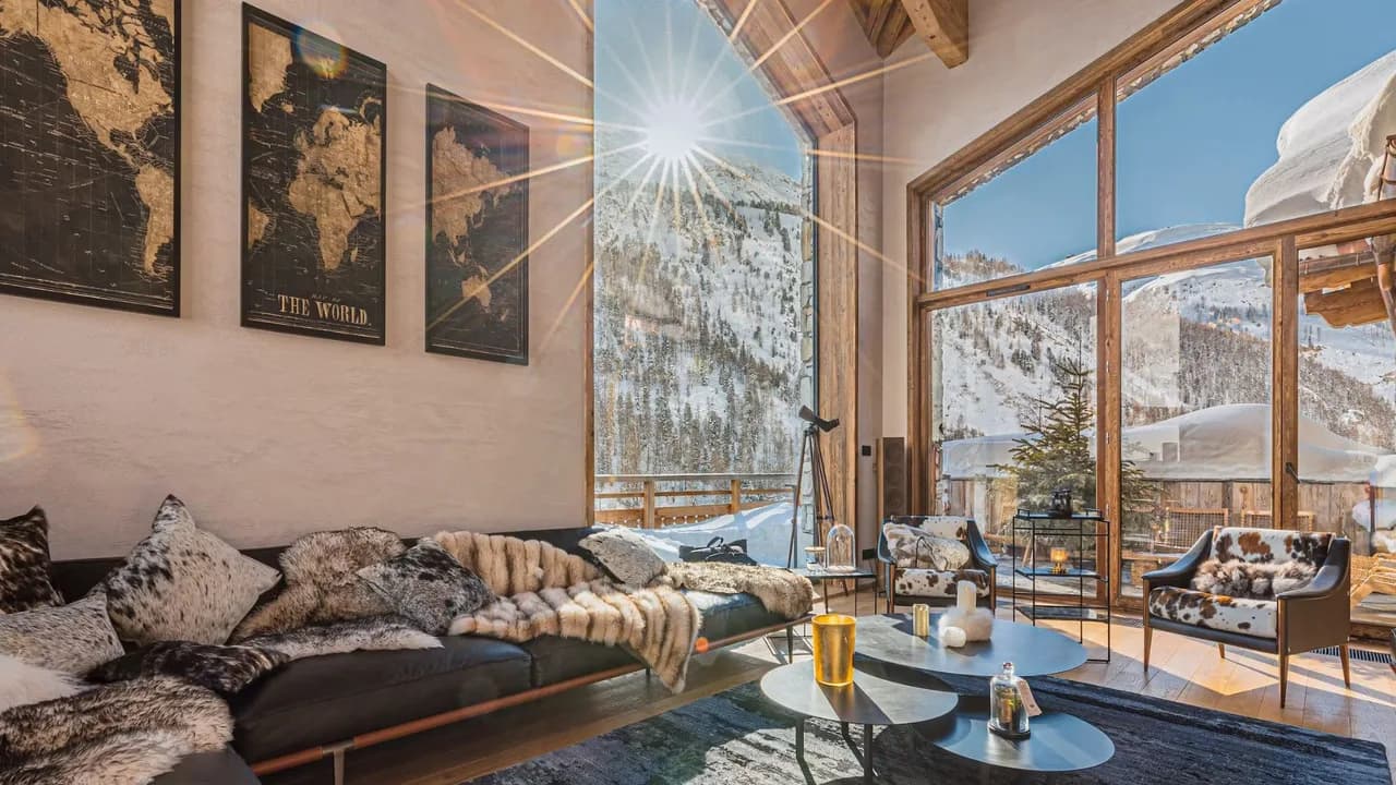 Modern Mountain Retreat With Breathtaking Views photo 3
