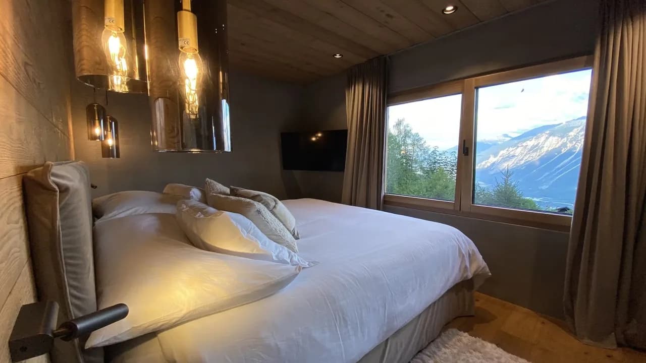 Stunning Luxury Ski Chalet in Crans-Montanna photo 3