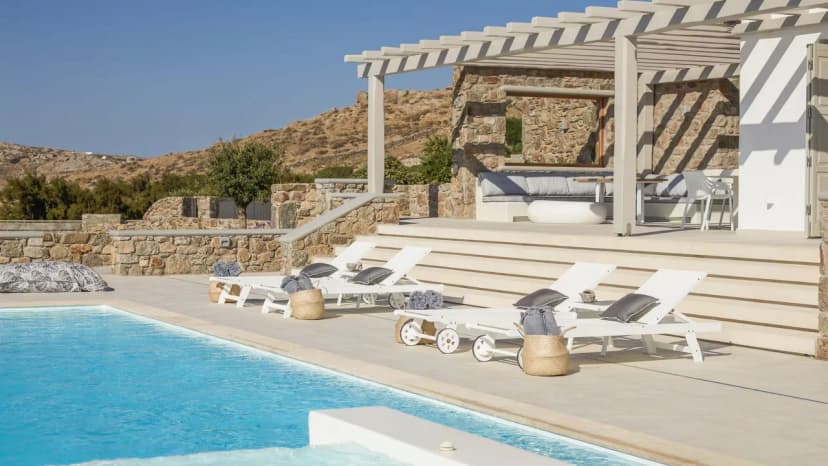 Villa With Authentic Myconian Architecture