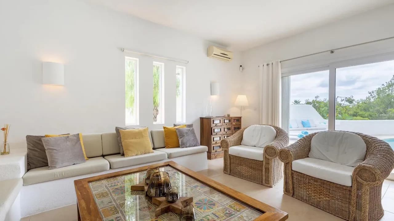 Bright and Modern House Close by the Beach photo 5