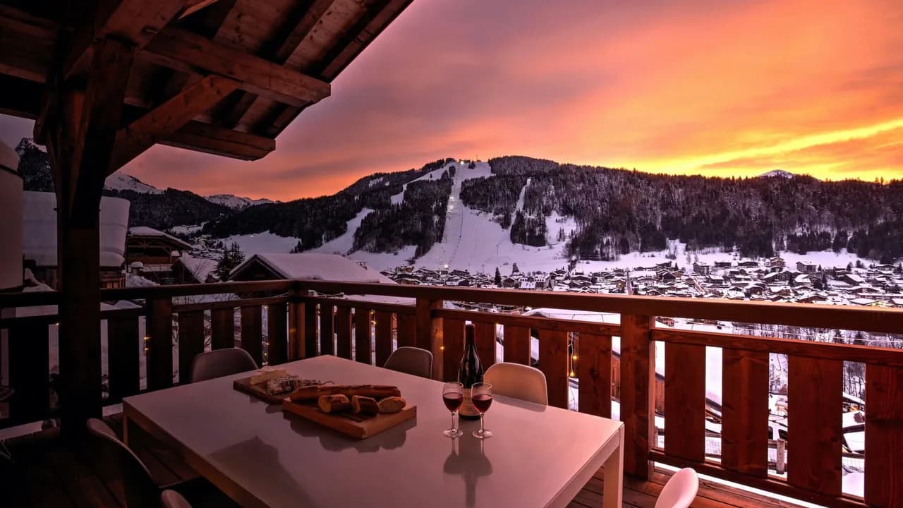 Luxury Chalet Overlooking the Morzine Valley photo 3
