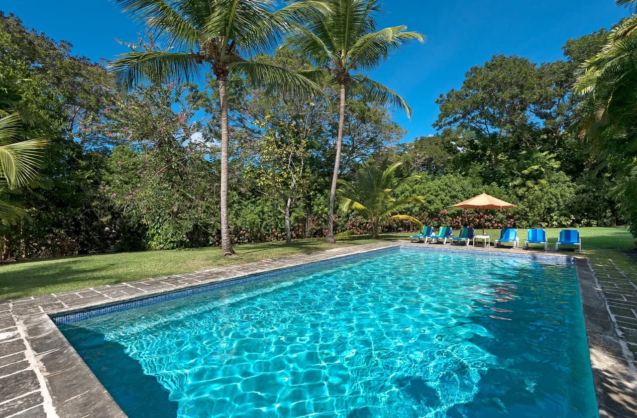 Villa Nestled In The Heart Of Three Acres Of Lush photo 5
