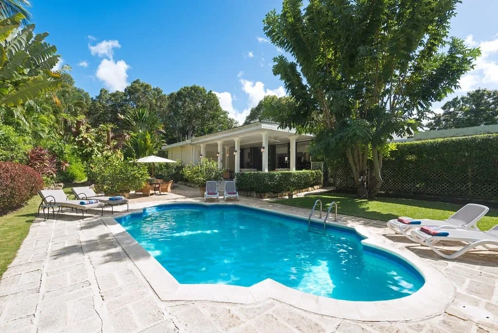 A Beautiful Three Bedroom Villa Located In Sandy L photo 2
