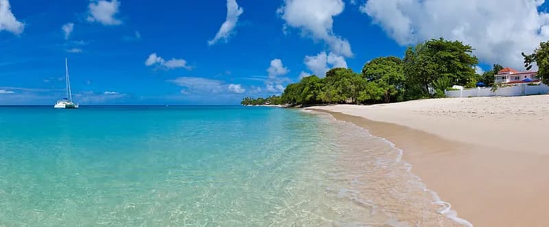 A Lovely Five-bedroom Beachfront Villa photo 2