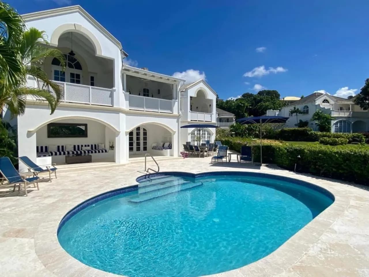 Elegant 5 Bedroom Villa with Pool photo 5