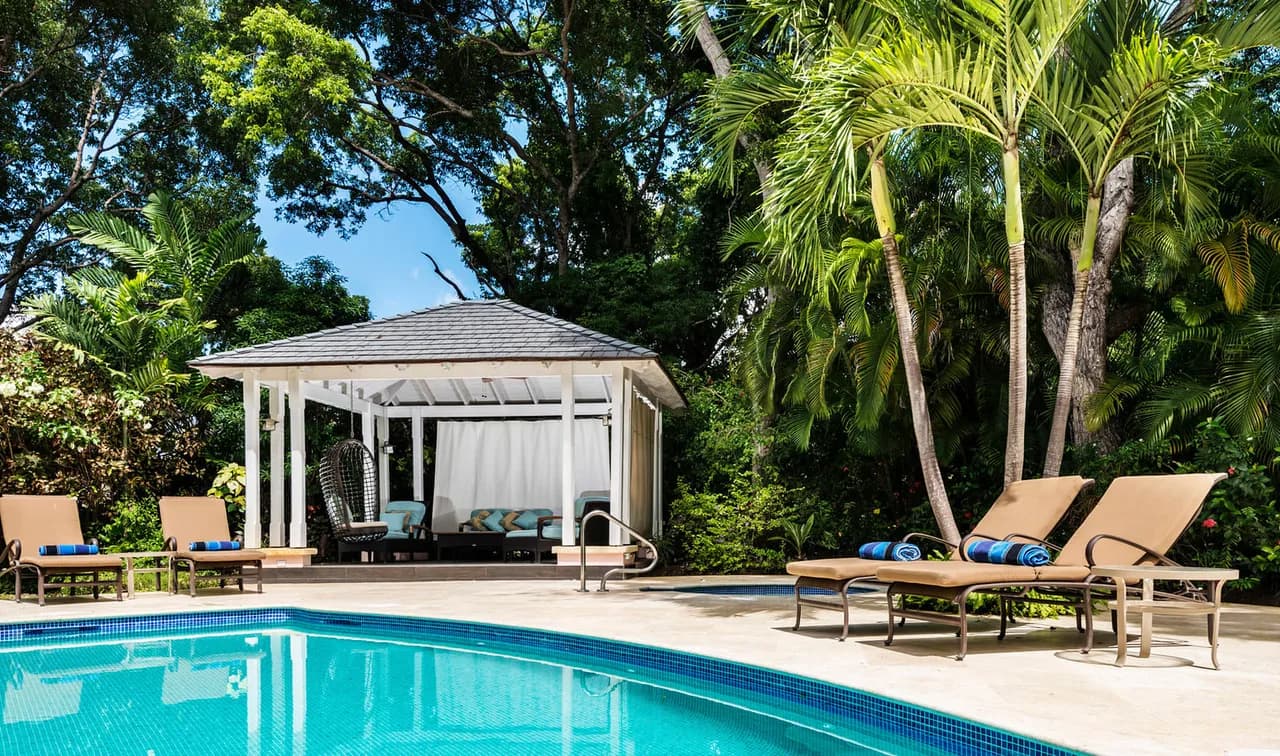 A Stunning Six-bedroom Villa With Golf Course View photo 5