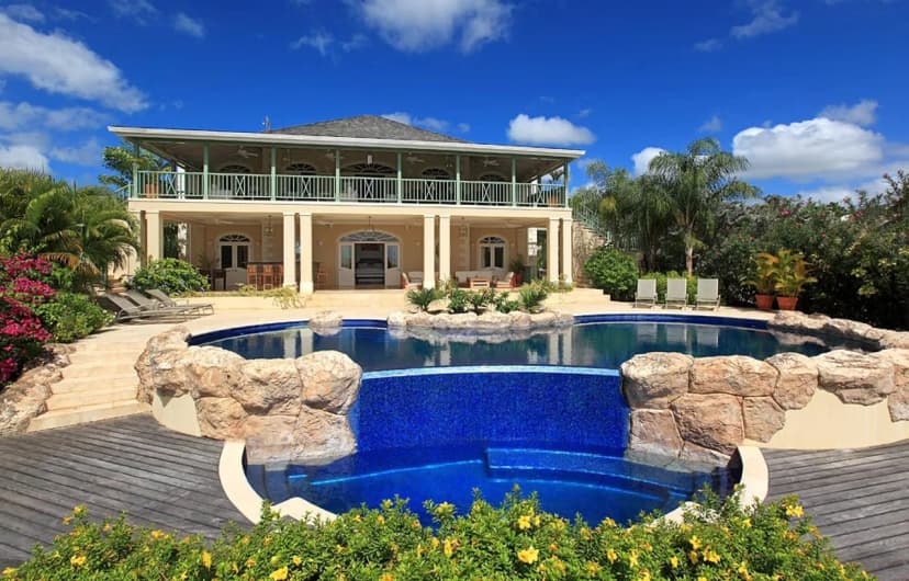 Luxurious 5-br Villa Located in a Fabulous Resort