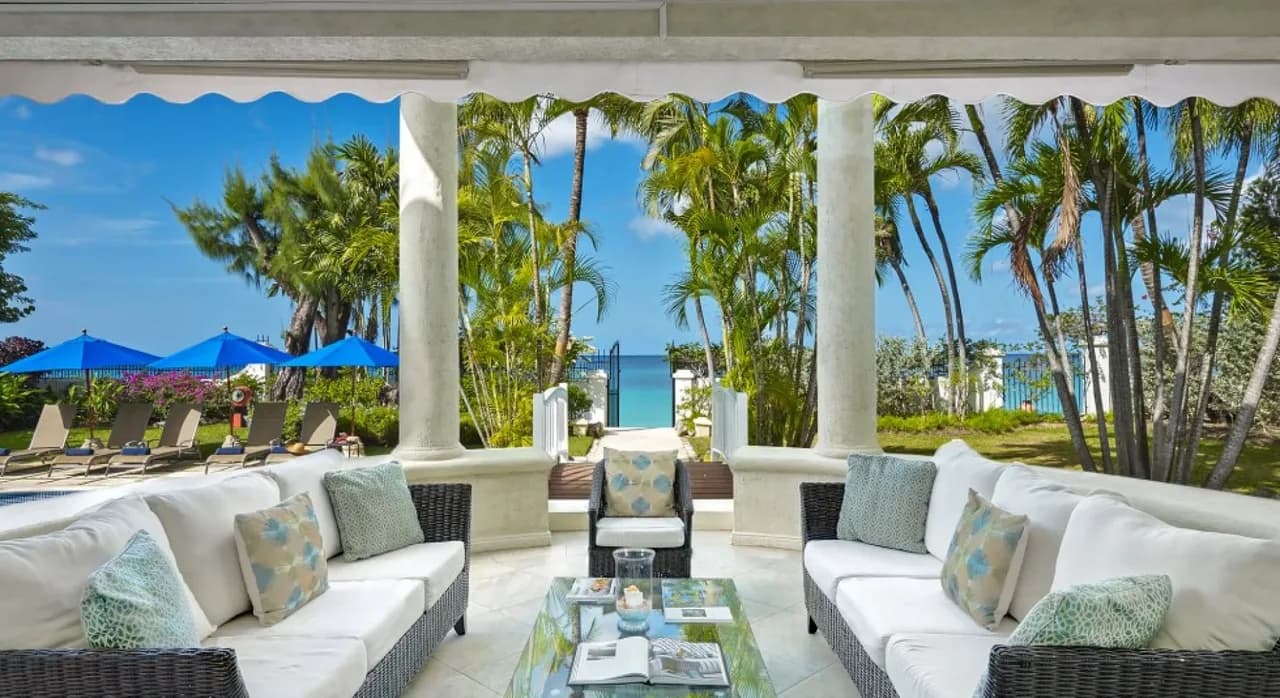 4 Bedroom Luxury Beach Front Villa photo 2