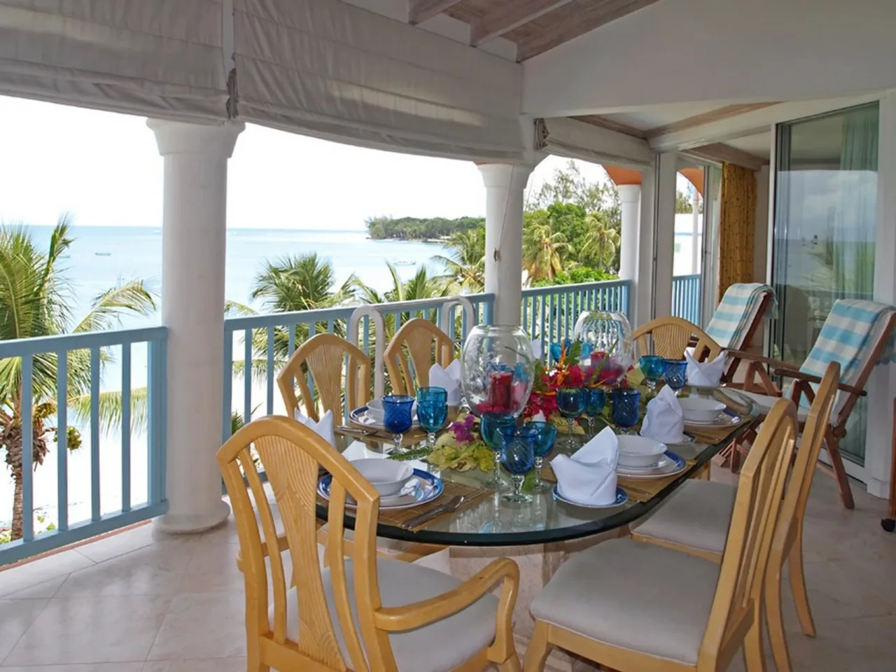 Luxury Beachfront Penthouse in Barbados photo 3