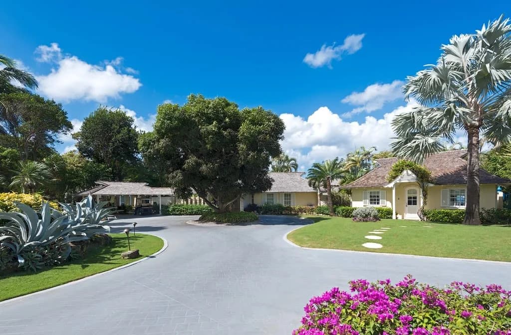5 Bed Villa With Breathtaking Views Of The Ocean