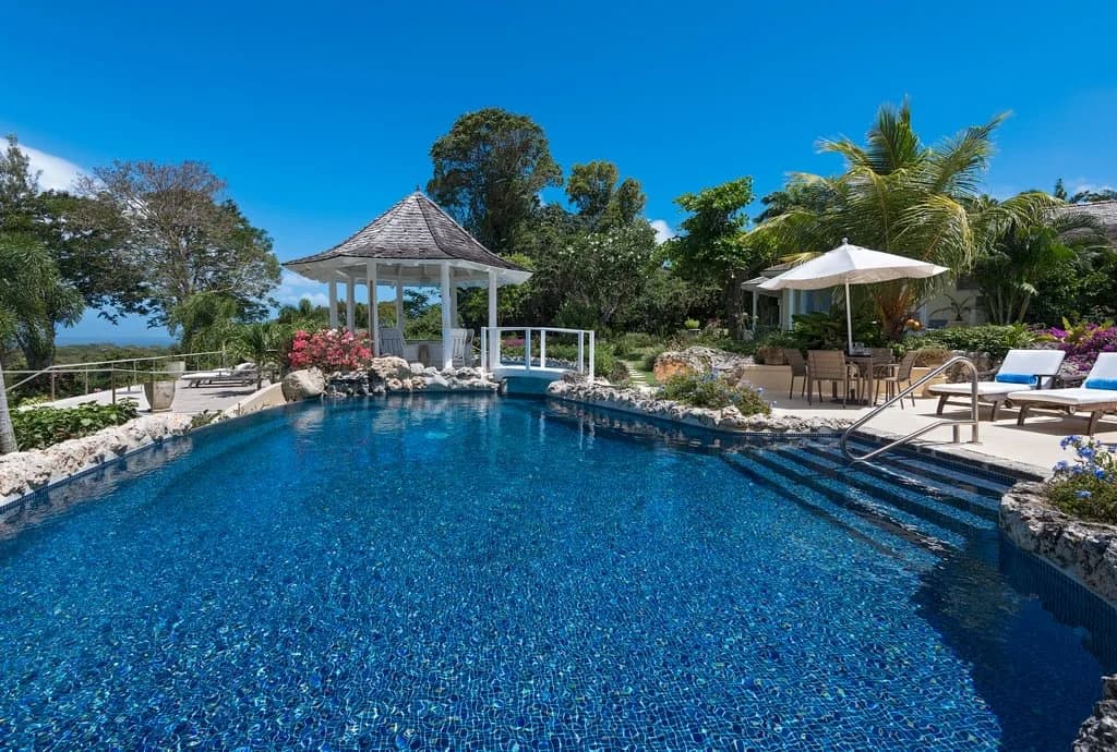 5 Bed Villa With Breathtaking Views Of The Ocean photo 2