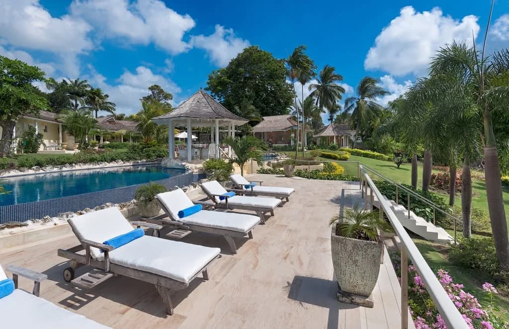 5 Bed Villa With Breathtaking Views Of The Ocean photo 3