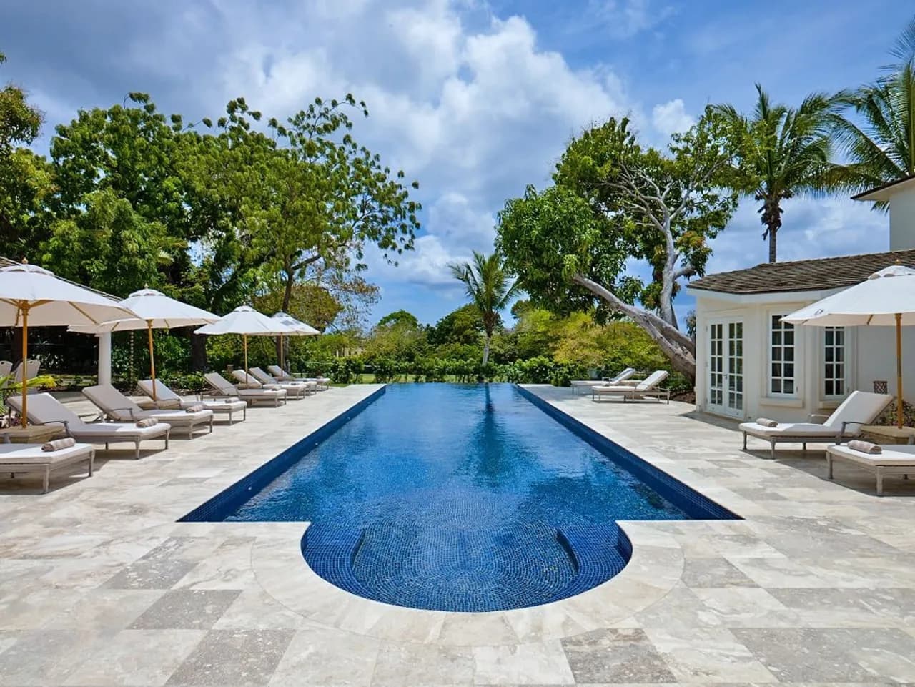 Luxurious 7br Villa in Prestige Location photo 4