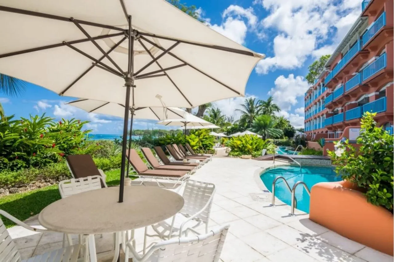 Gorgeous Apartment Right on the Beach photo 2