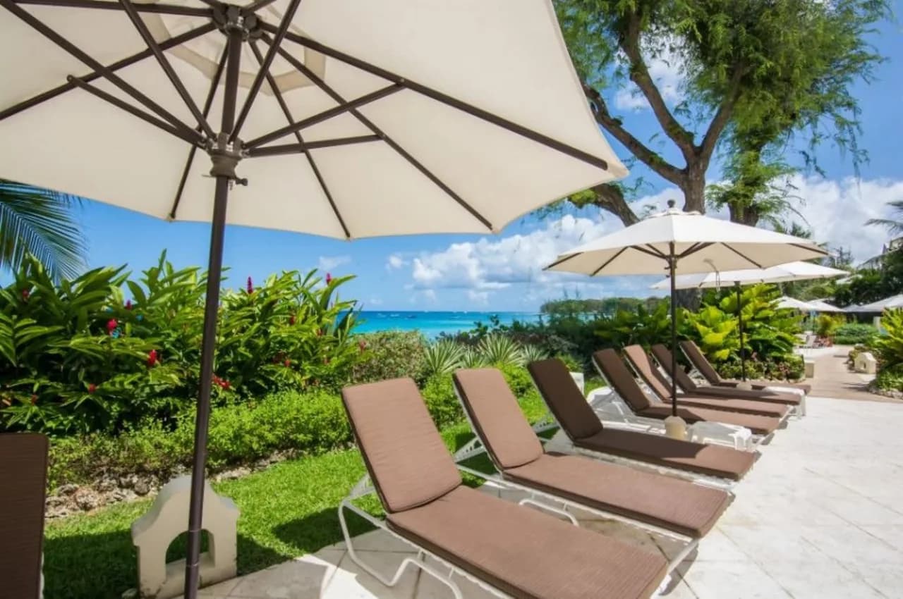 Gorgeous Apartment Right on the Beach photo 5