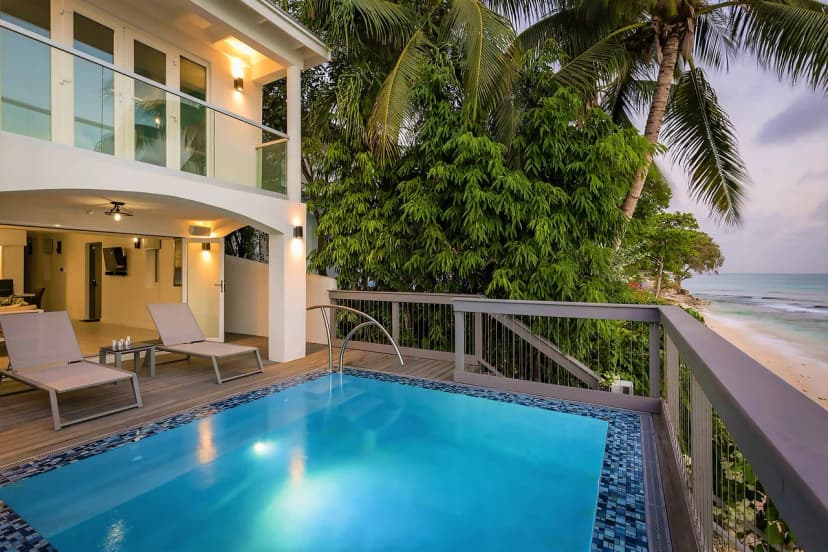 Exquisite Villa On The Beachfront in Barbados