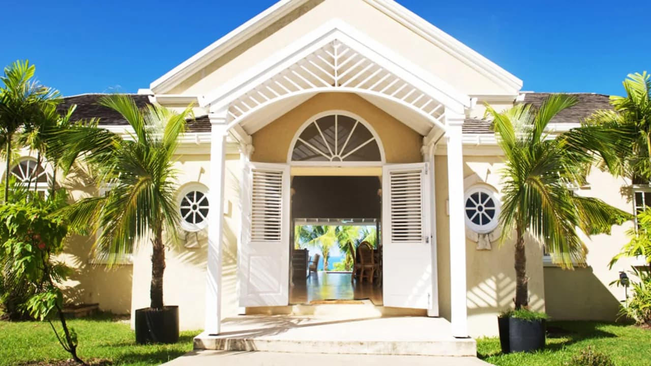 Prime Villa  Atop The  West Coast Of Barbados