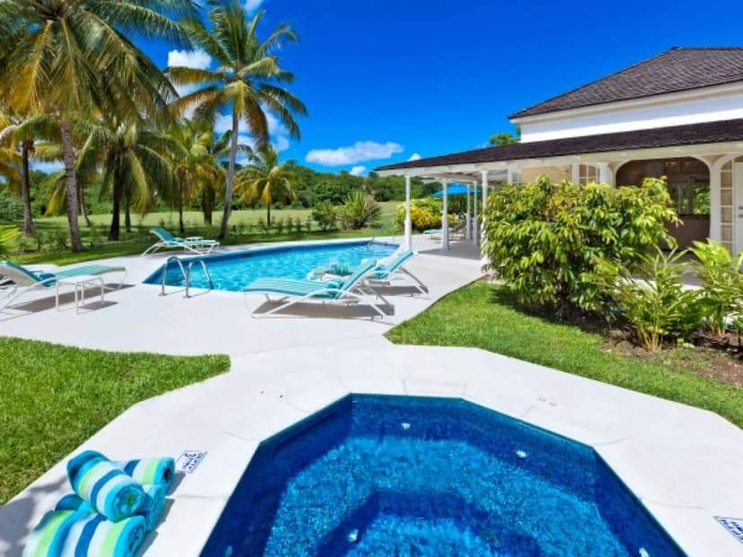 Beautifully Appointed Luxury 4br Villa