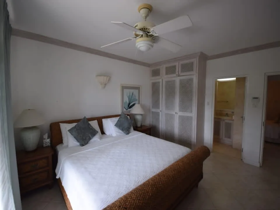 Luxurious 3BR Fully Equipped Suite photo 3