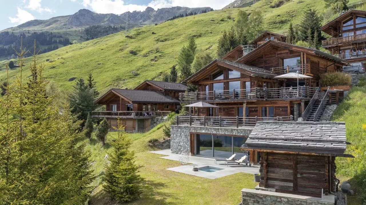 Impressive Luxury Chalet With Indoor Pool And Spa