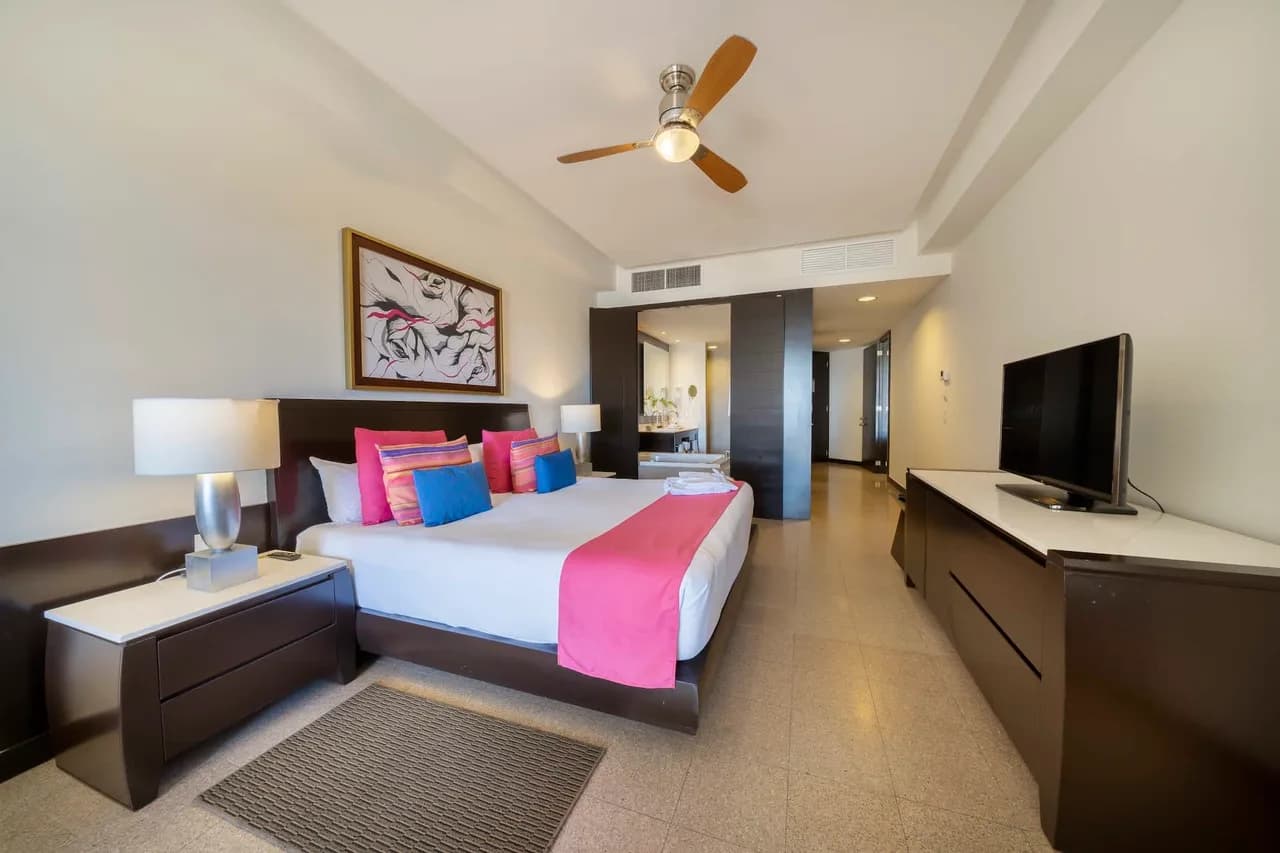 Luxuriously Colorful Mayan Style Two Bedroom Suite photo 2