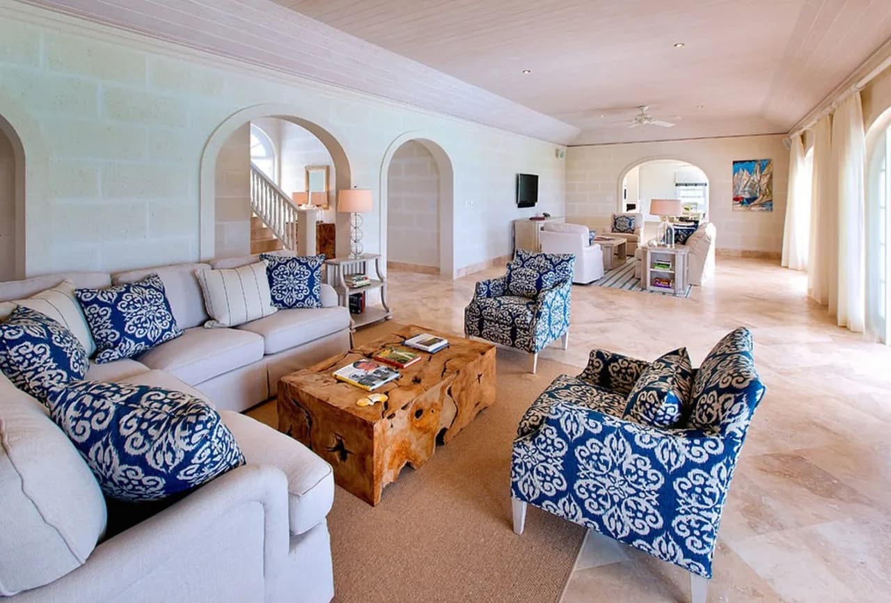 Stunning 6br Villa in 5 Star Location photo 2