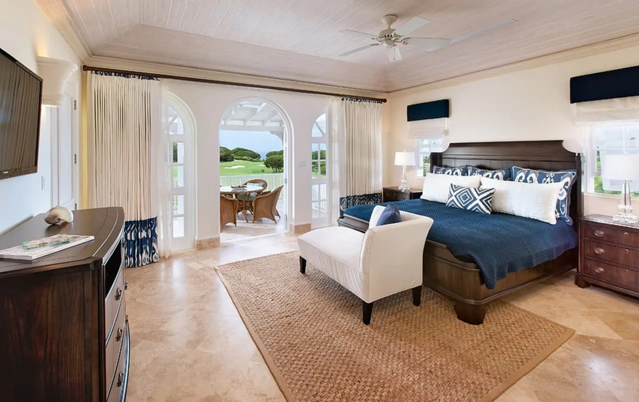Stunning 6br Villa in 5 Star Location photo 3