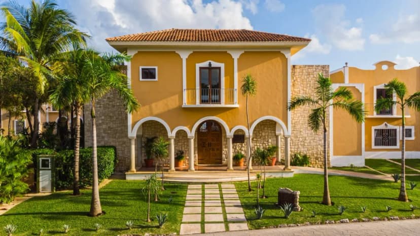 Mexican Boutique Villa with Tennis Court and Pool