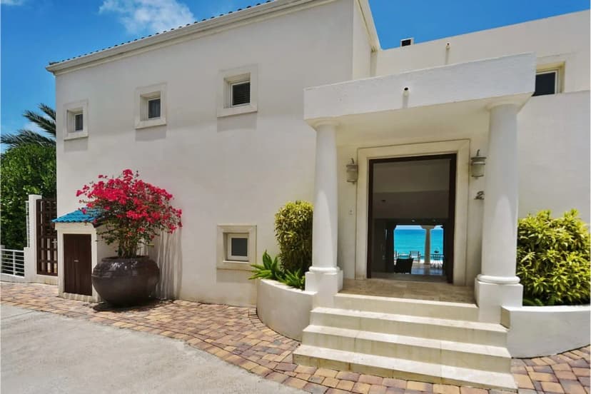 Luxuriously Spacious Villa with Private Pool