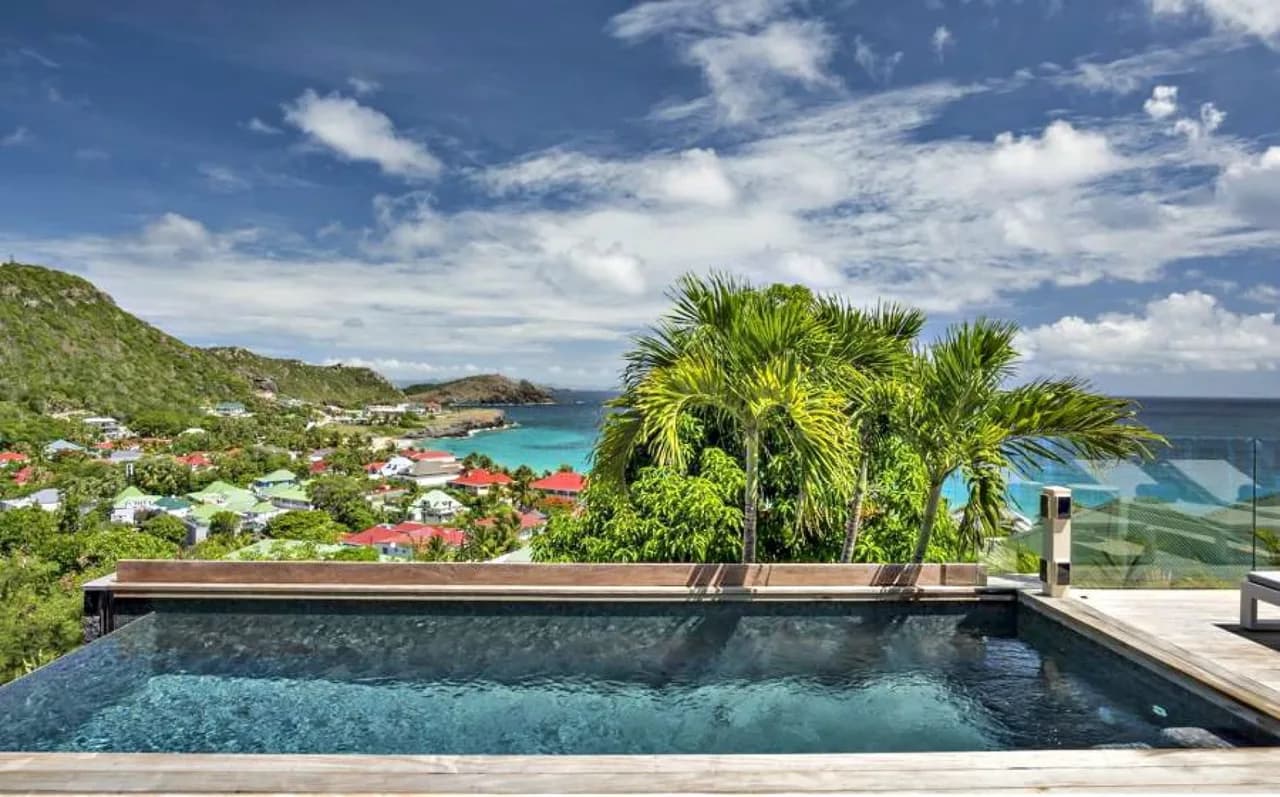 Luxurious 3 Bedroom Hilltop Villa with Heated Pool photo 5