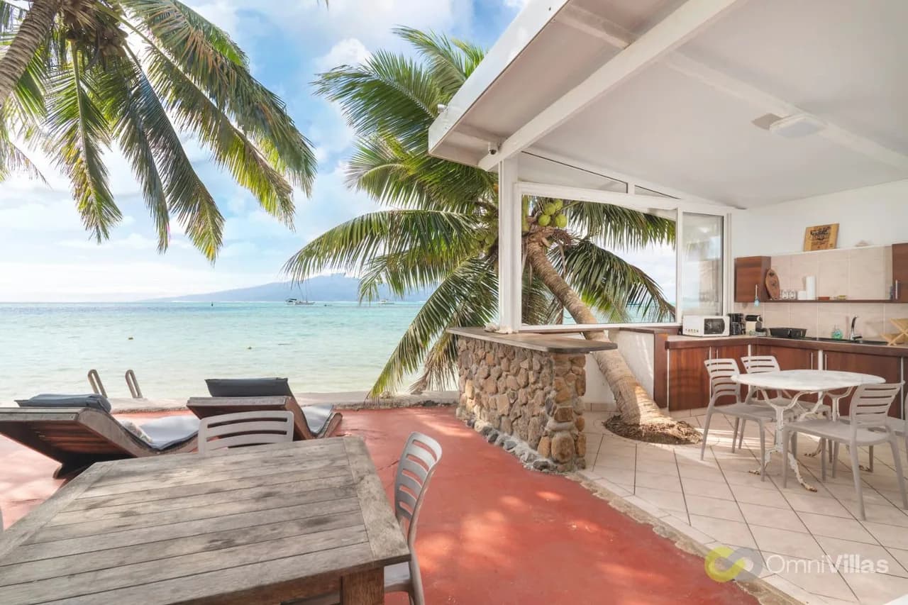 Beachfront Two Bedroom Villa in Moorea photo 3
