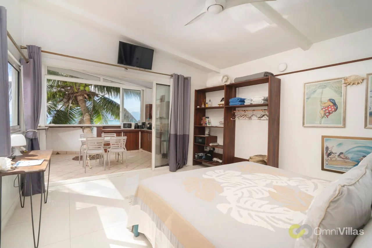 Beachfront Two Bedroom Villa in Moorea photo 4