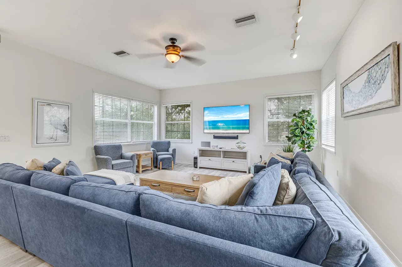 Luxury 6BR Retreat with Beach Access photo 2