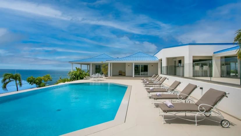 Luxurious 5BR Villa With Panoramic View