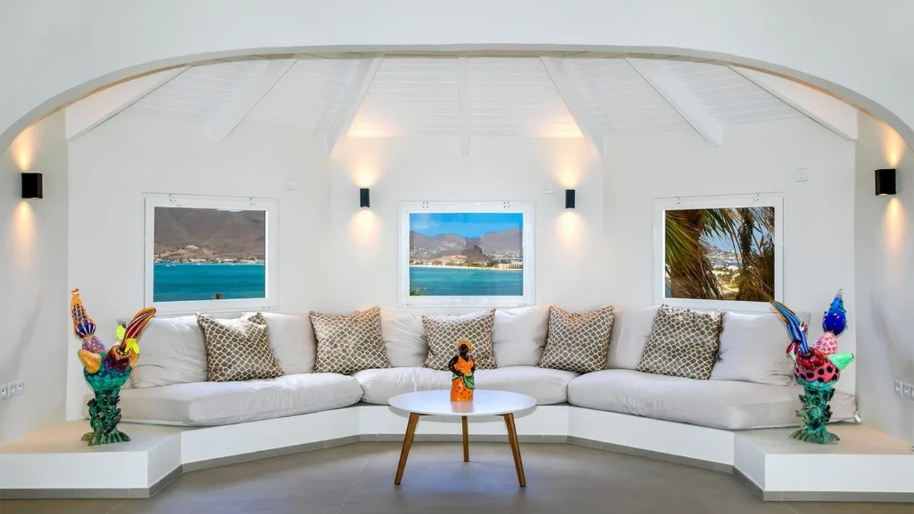 Luxurious 5BR Villa With Panoramic View photo 2