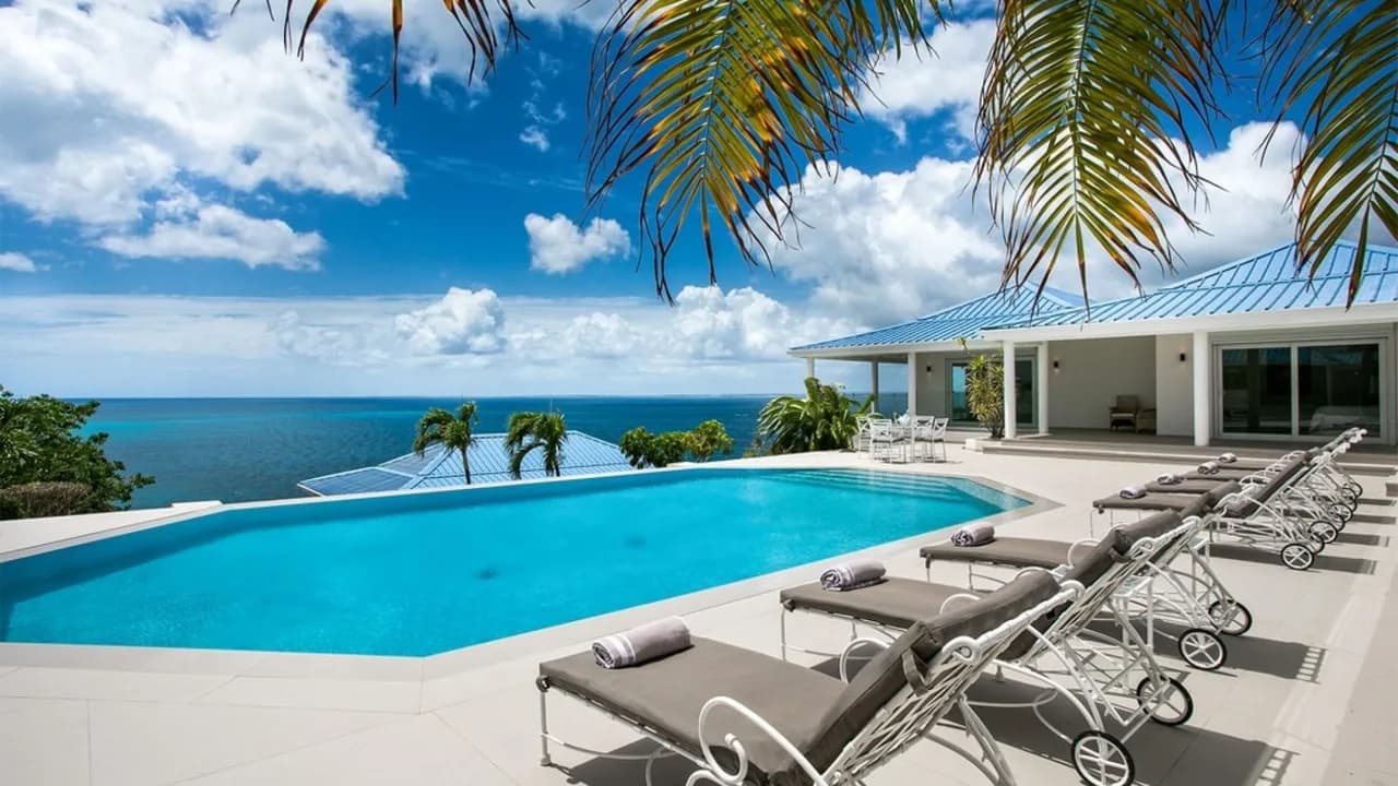Luxurious 5BR Villa With Panoramic View photo 3