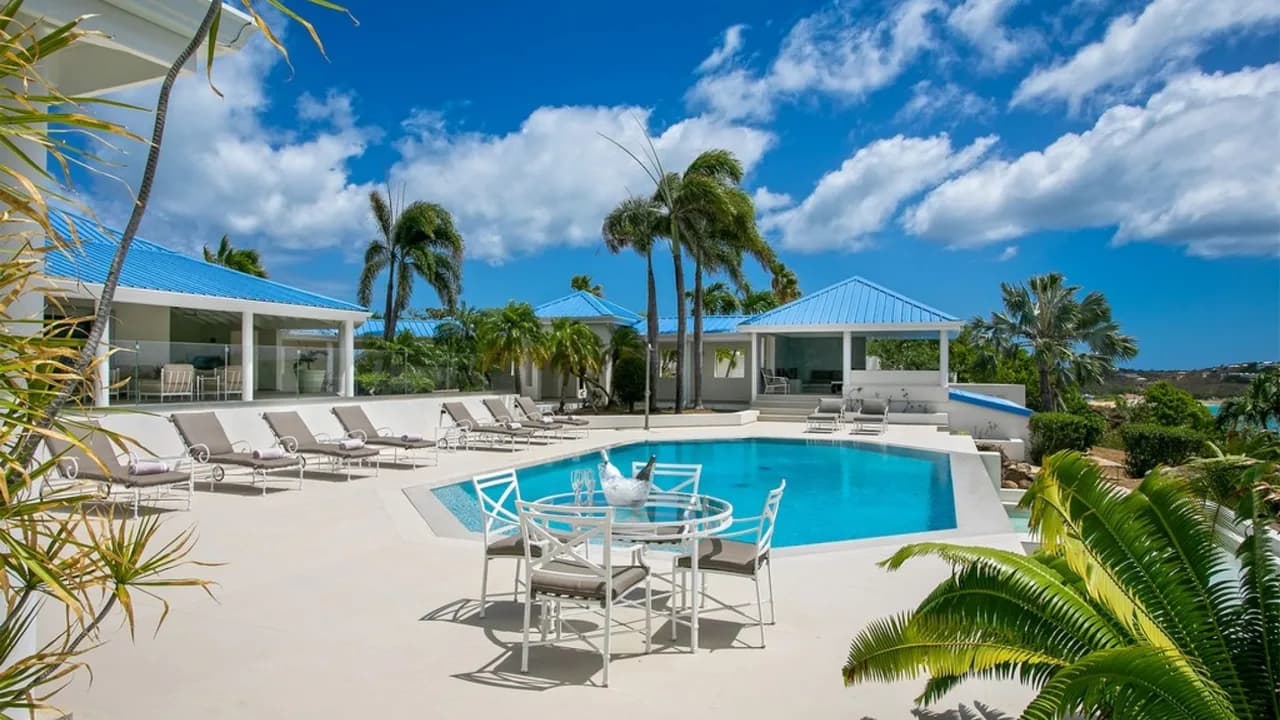 Luxurious 5BR Villa With Panoramic View photo 4