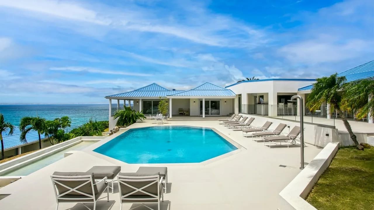Luxurious 5BR Villa With Panoramic View photo 5