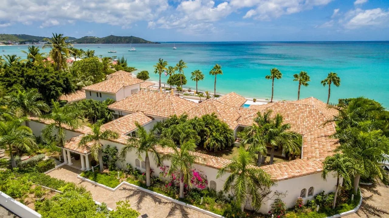 OPULENT PRIVATE BEACHFRONT VILLA WITH OCEAN VIEWS photo 3