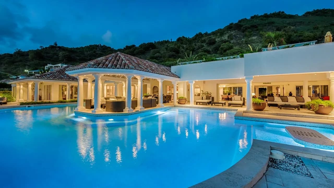 OPULENT PRIVATE BEACHFRONT VILLA WITH OCEAN VIEWS photo 5