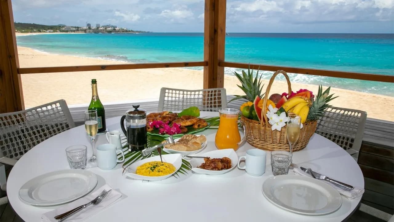 EXQUISITELY BEAUTIFUL BEACHFRONT VILLA WITH GAZEBO photo 5
