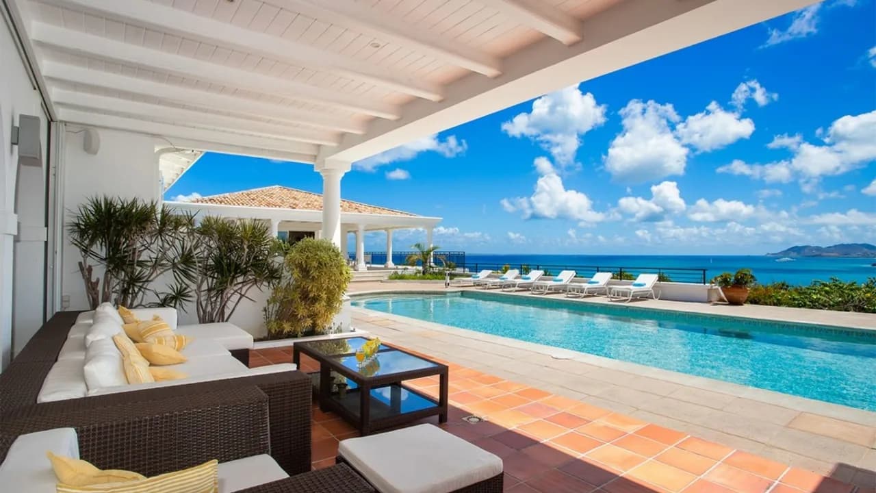 LAVISH 3BR VILLA WITH HEATED POOL photo 4