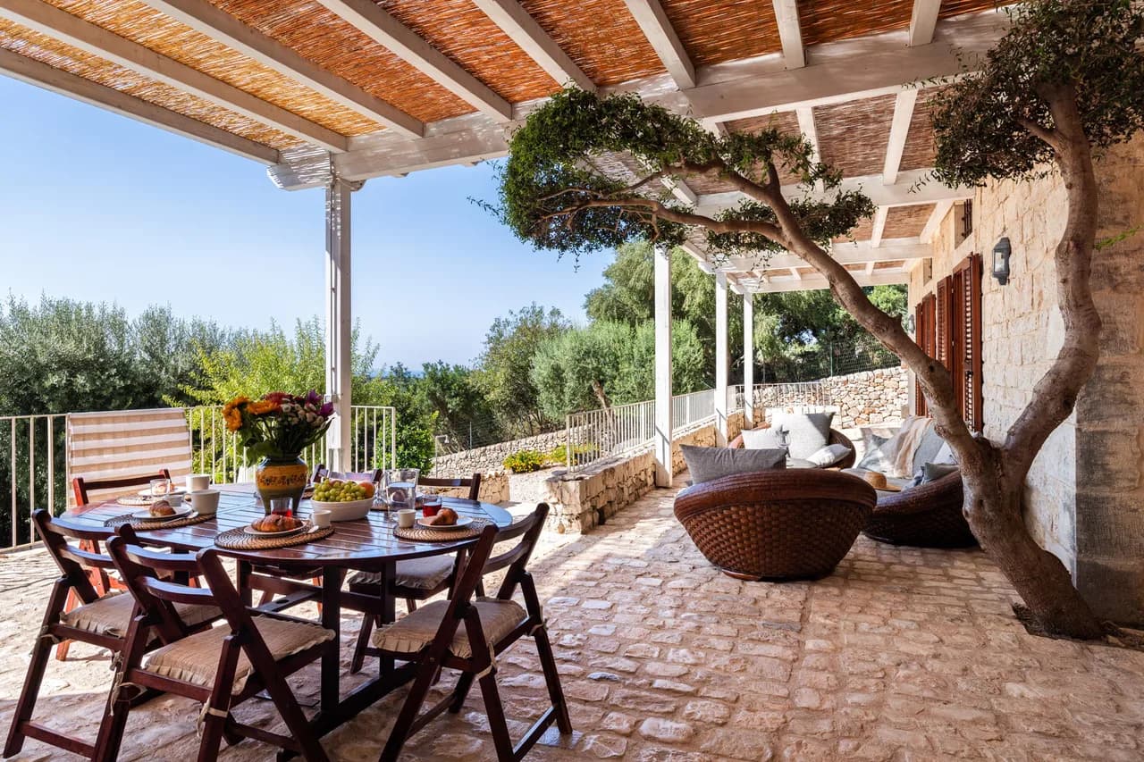 Villa on a Hill With Stunning Views of the Sea photo 2