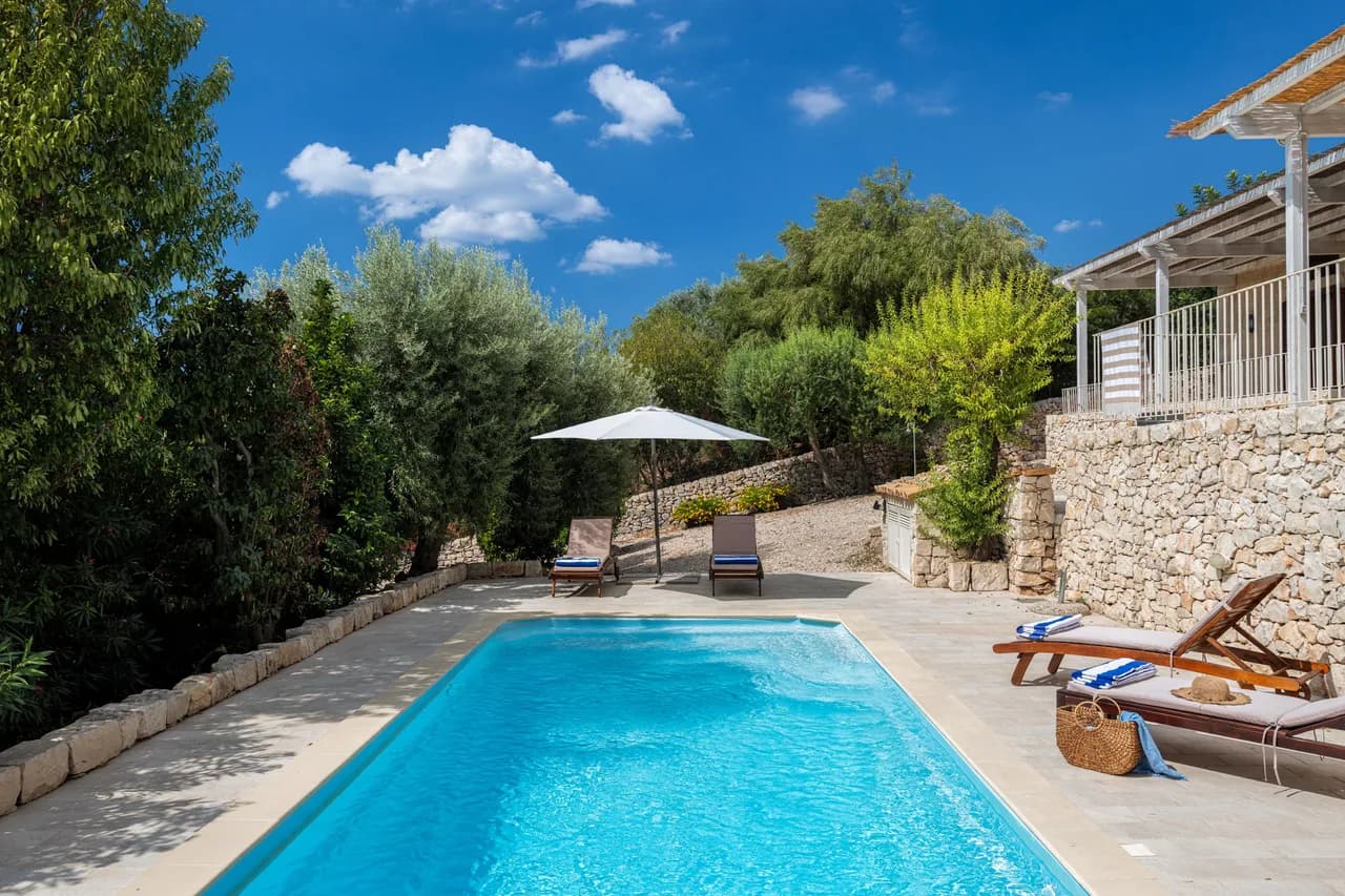 Villa on a Hill With Stunning Views of the Sea photo 4