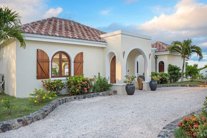 Ultra Luxe 4 Bedroom Villa with Infinity Pool