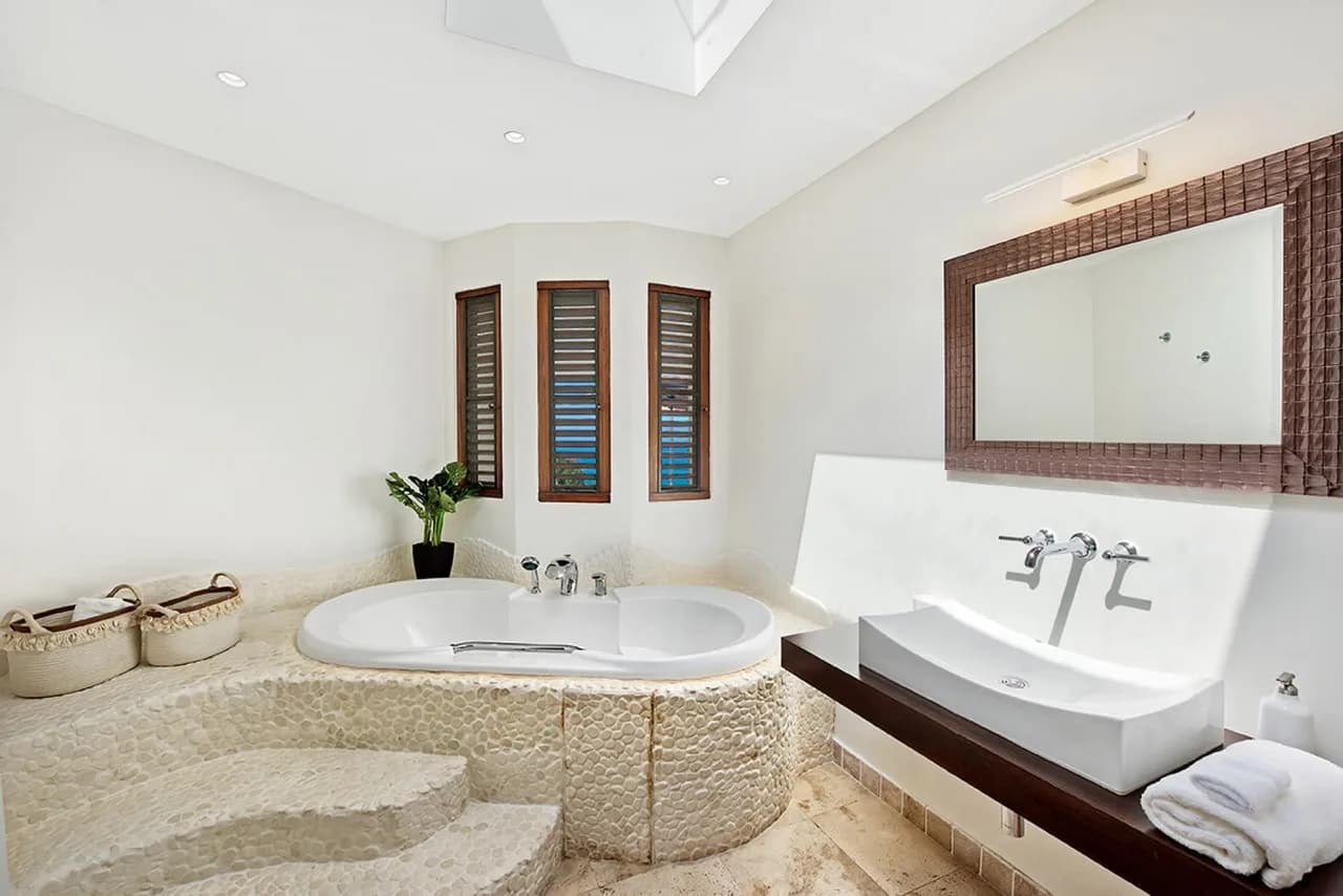 Ultra Luxe 4 Bedroom Villa with Infinity Pool photo 5